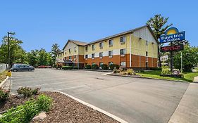 Days Inn And Suites Traverse City